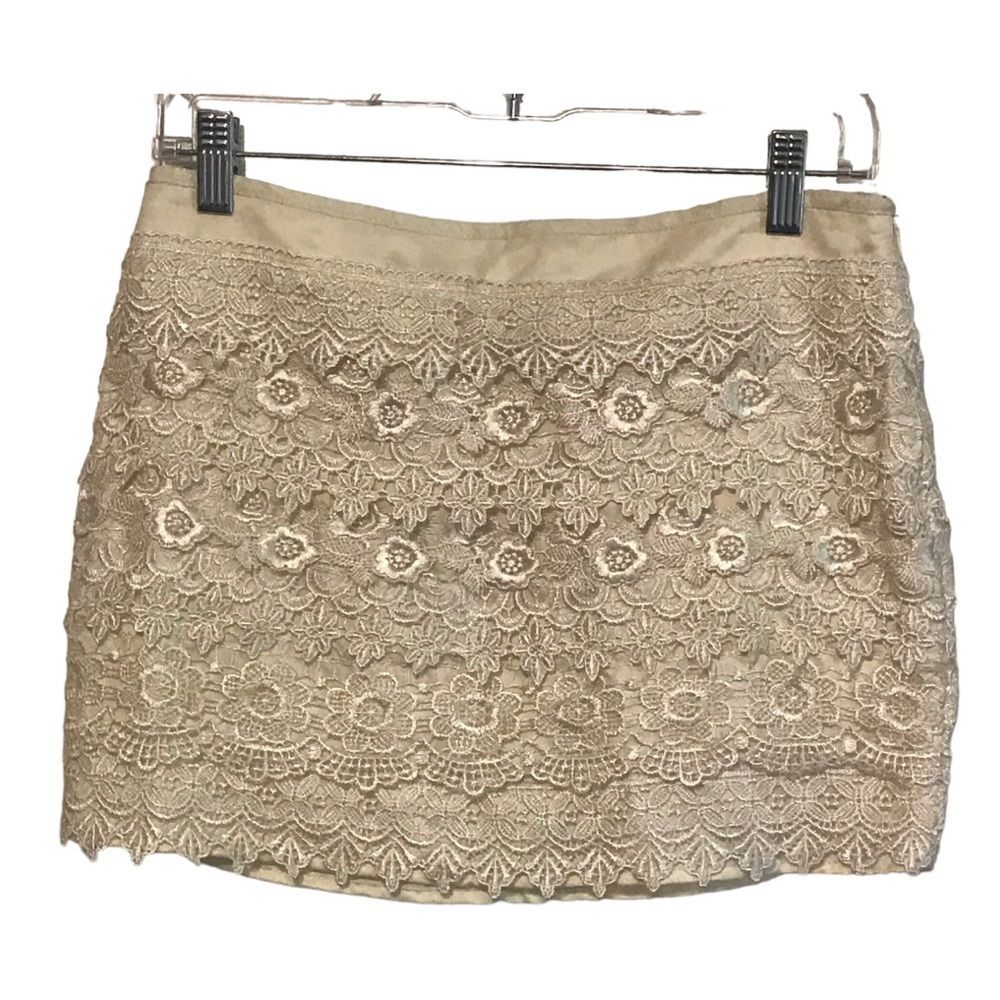 Sans Souci Lace Mini Skirt Size SMALL